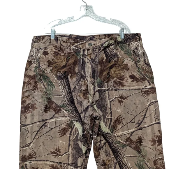 Vintage Carhartt Men's Realtree Camo baggy Carpenter Pants Size 40x30